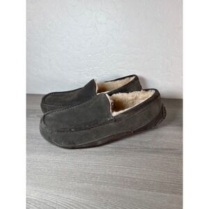 UGG Ascot Mens Slippers Loafer Size‎ 10 Gray Suede Sheepskin Slip On